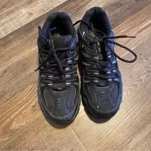 Mens Skechers size 9
